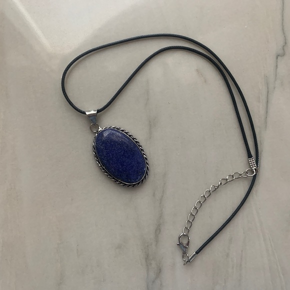 1892 Sleek Blue Oval Stone Pendant Necklace - Picture 1 of 2